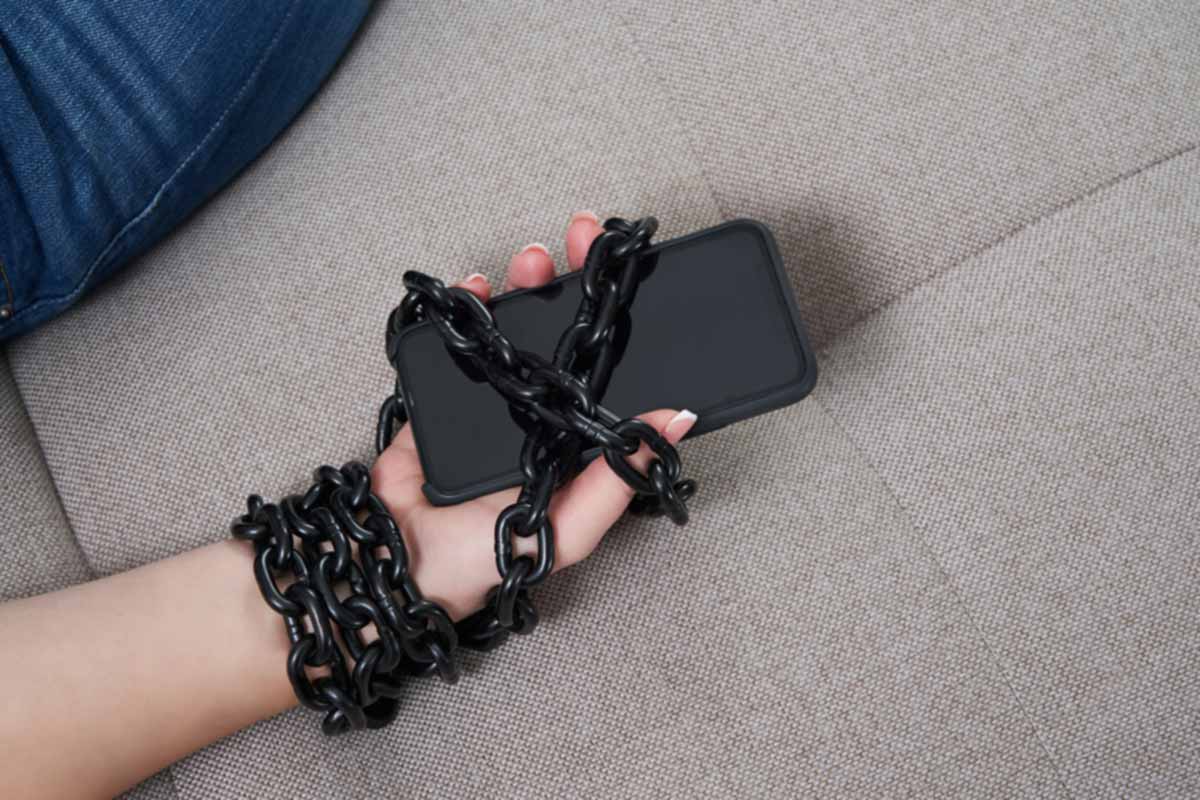 woman deals with social media addiction